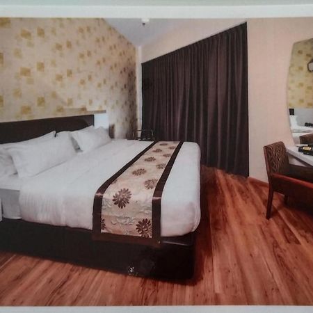 Hotel Holmes Johor Jaya Johor Bahru Exterior foto