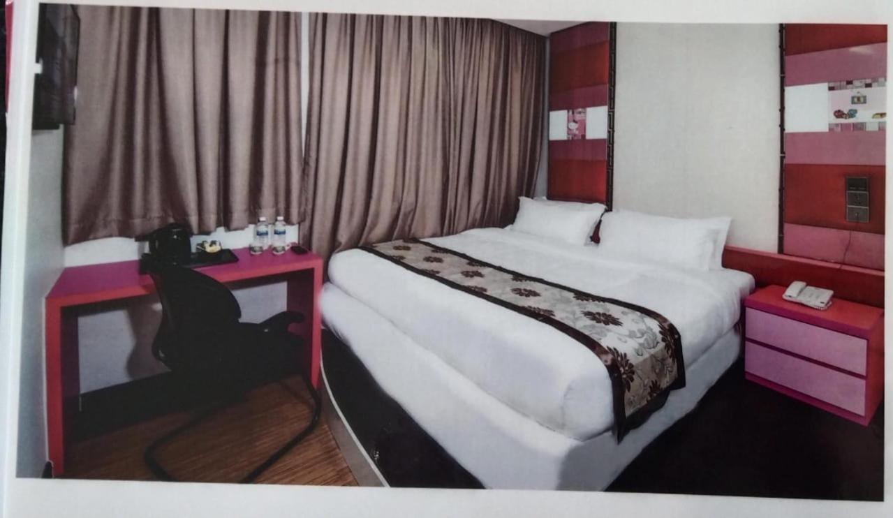Hotel Holmes Johor Jaya Johor Bahru Exterior foto